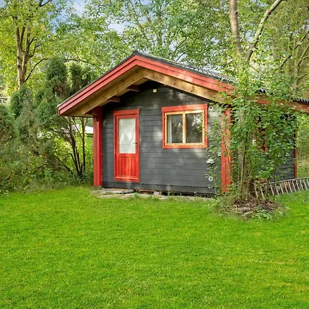 2 Bedroom Beautiful In Feriehus Rødby
