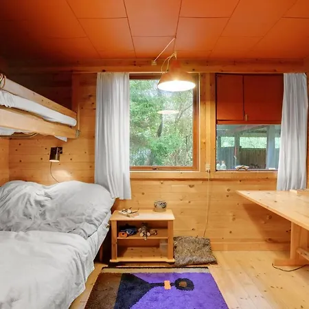 2 Bedroom Beautiful In Feriehus